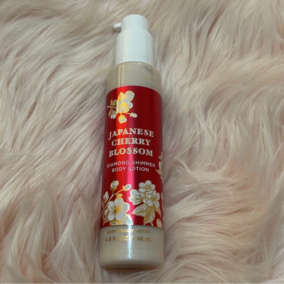 Bath and Body Work Japanese Cherry Blossom Diamond Shimmer Body Lotion - Picture 1 of 3
